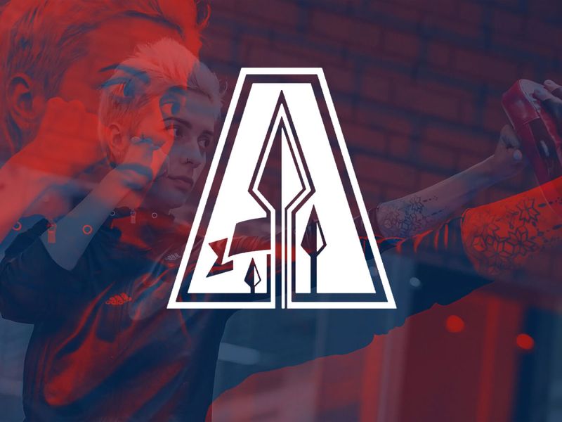 Главная страница сайта клуба «Александр» с визуалом айдентики и навигацией по направлениям