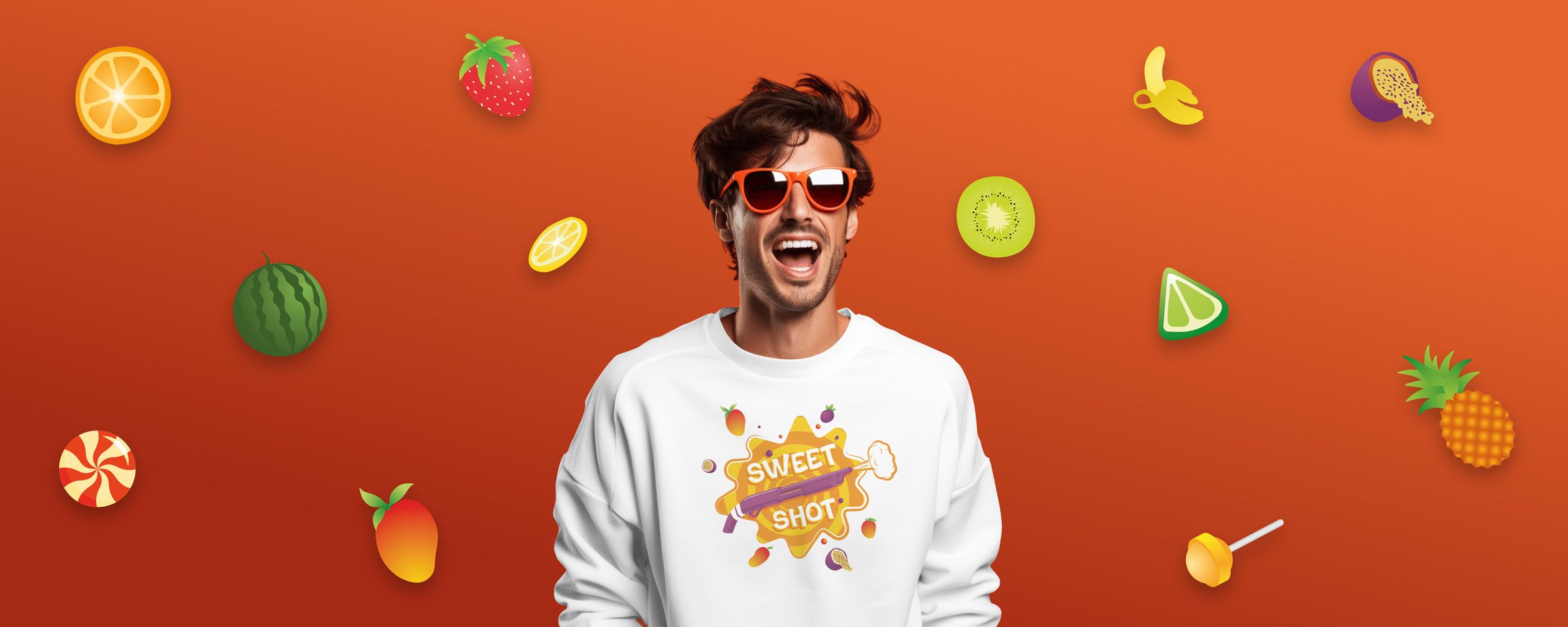 Мужчина в белом свитшоте с принтом «Sweet Shot» на фоне фруктов и конфет